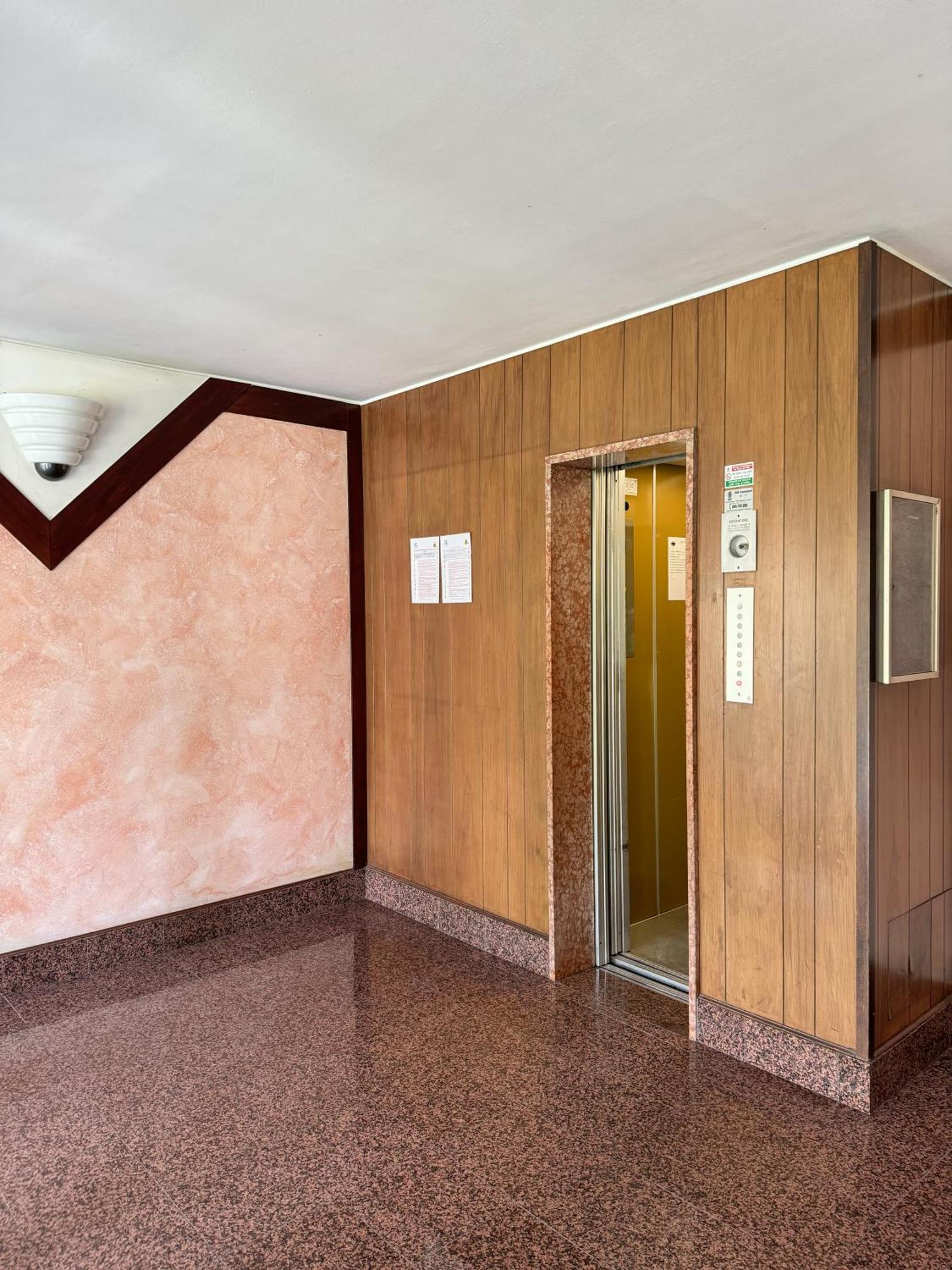 Tosi 11 - Exclusive Apartment Milano Eksteriør billede